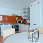 Apartamento 3 *