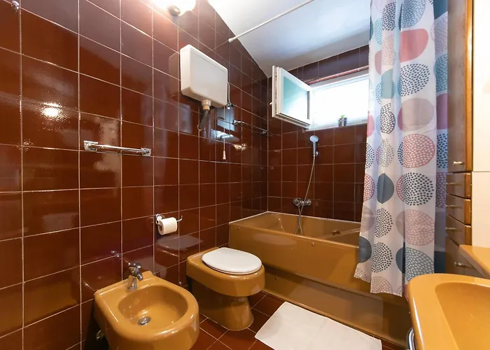 3 Podgora (Split-Dalmatia)