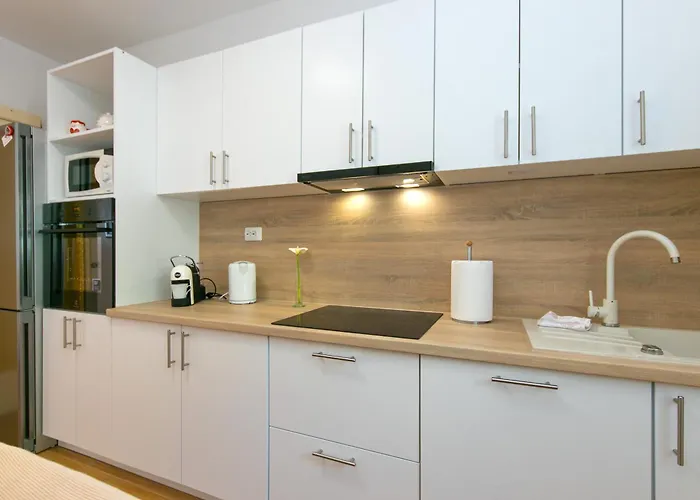 3 Podgora (Split-Dalmatia)