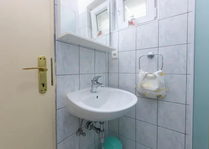 3 Podgora (Split-Dalmatia)